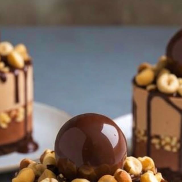 Mini Chocolate Hazelnut Cake — recipe by Instagram
